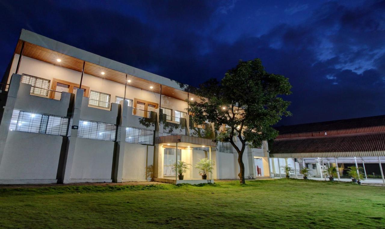 סטרה Sai Samrat Resort מראה חיצוני תמונה